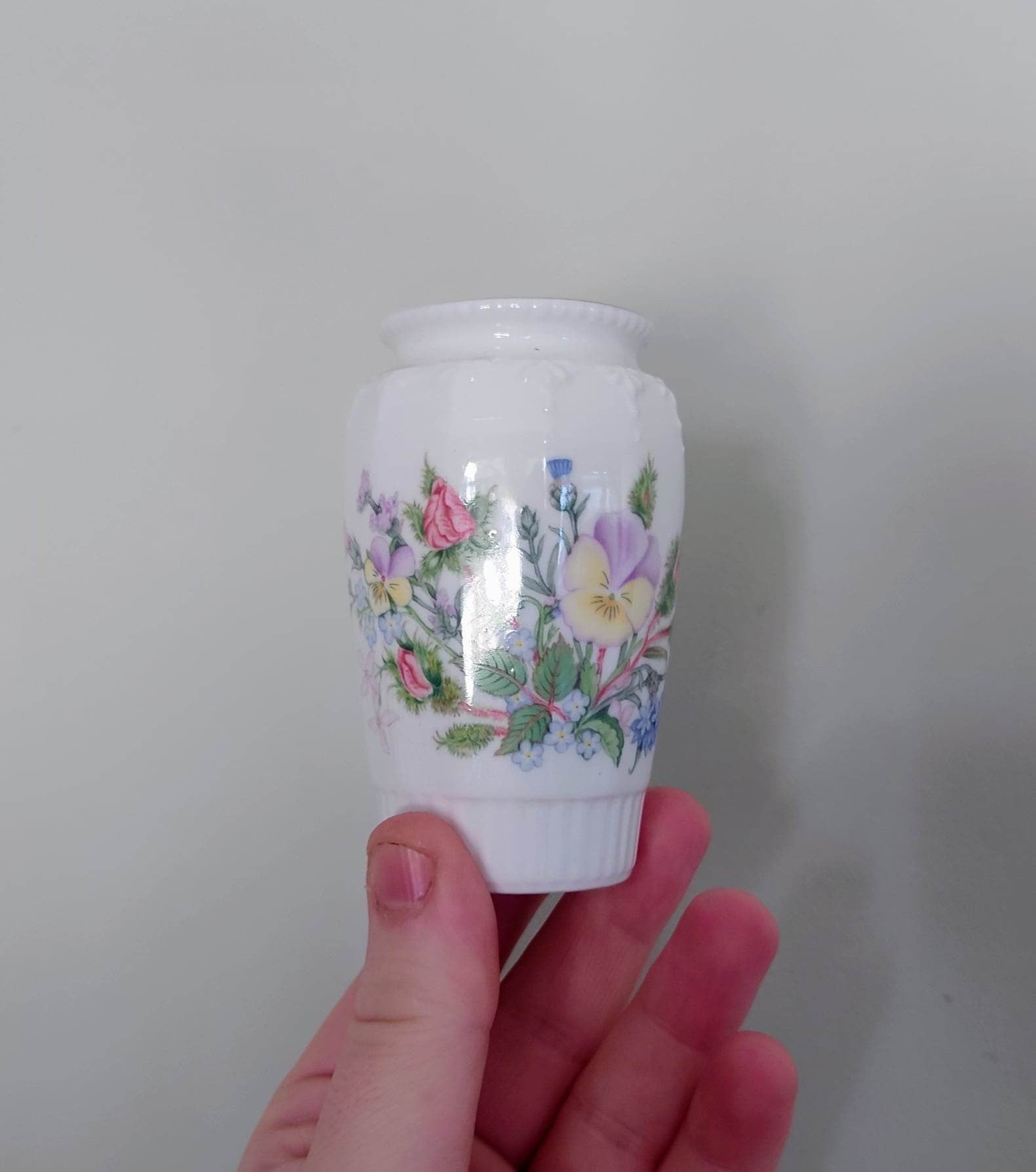 Wild Tudor Aynsley 3'' Small Bud Vase  Porcelain Made in England Wild Tudor Pattern Collectable Vintage Fine Porcelain Ceramic Floral Vase