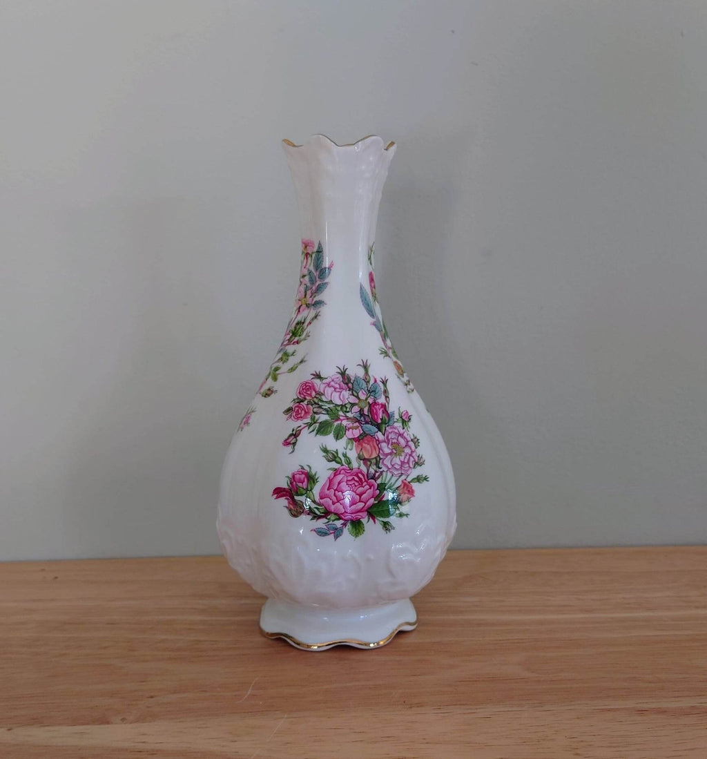 Rose Garden Aynsley Bud Vase Frill 15cm  Porcelain Made in England Rose Garden Collectable Vintage