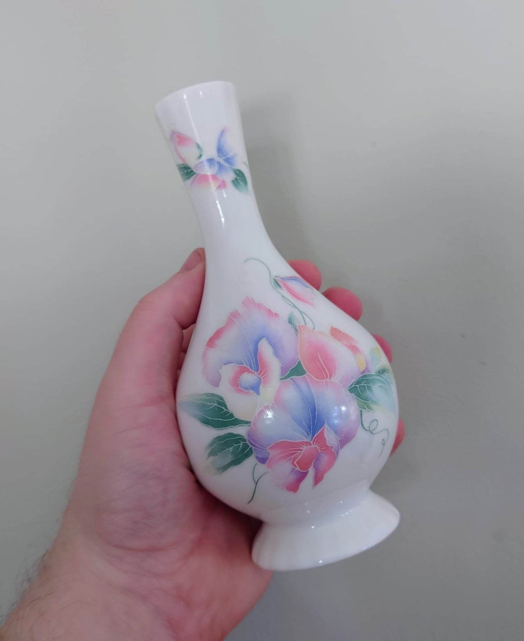 Little Sweetheart Aynsley Bud Vase Globe Porcelain Made in England Little Sweetheart Pattern Collectable Vintage