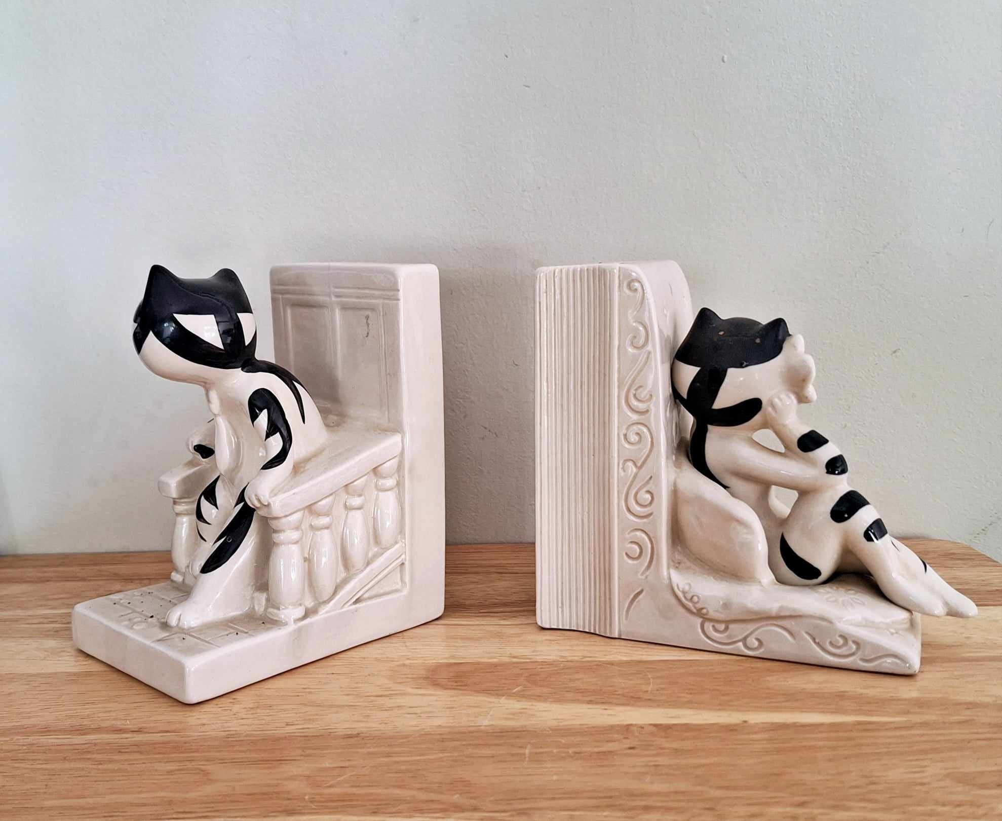 Vintage Takahashi “The Joy Of Cats Ceramic Bookends Figurines Made In Japan Cat bookends Ceramic Kitsch Girl and Boy Cat Ceramic Ornament
