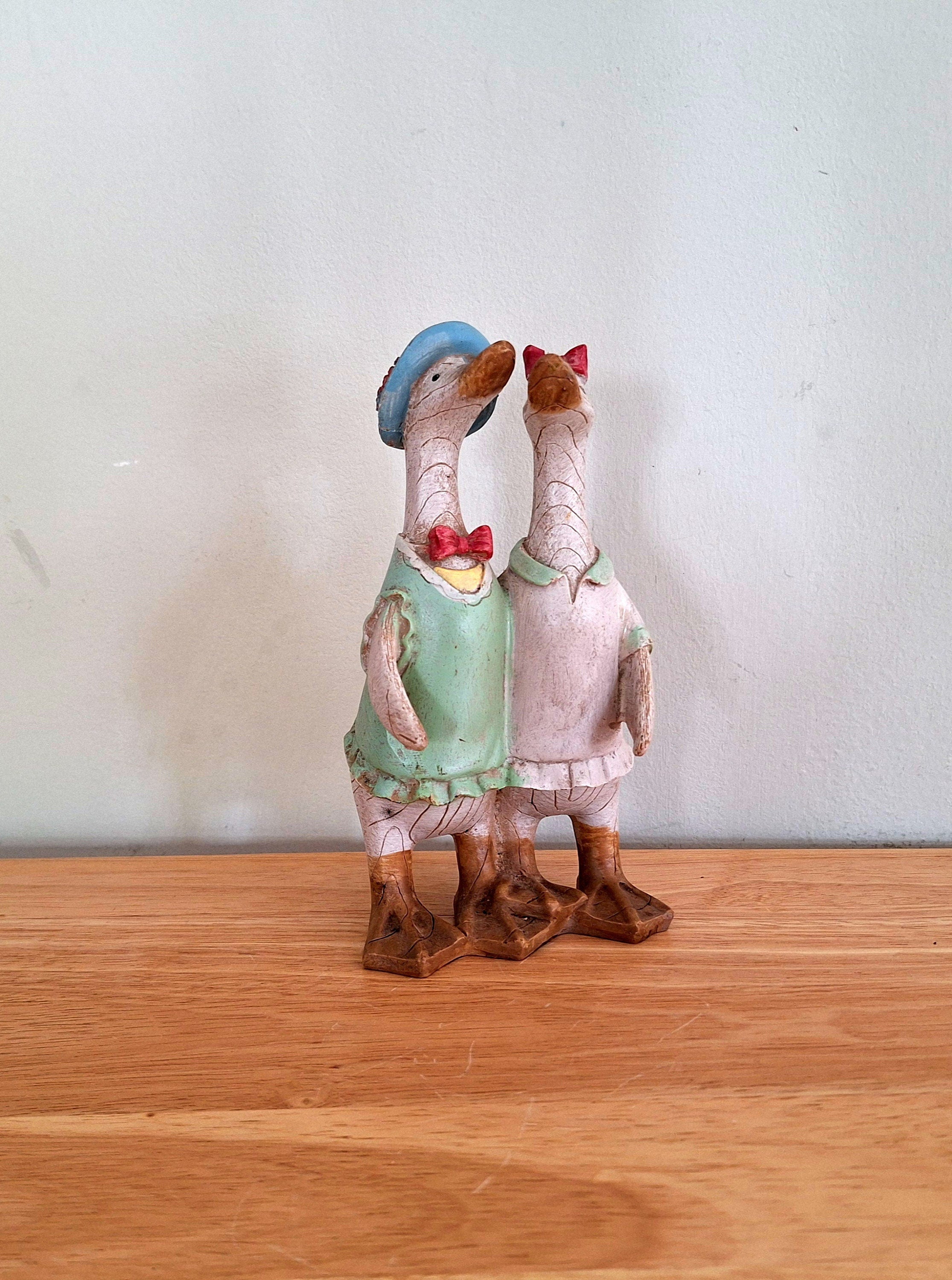 Vintage Duck Pair Figurine Kitsch Duck sculpture Farmyard Animal Kitchen Décor Country Cottage Resin Joyful Cute Duck Miniature Ornament