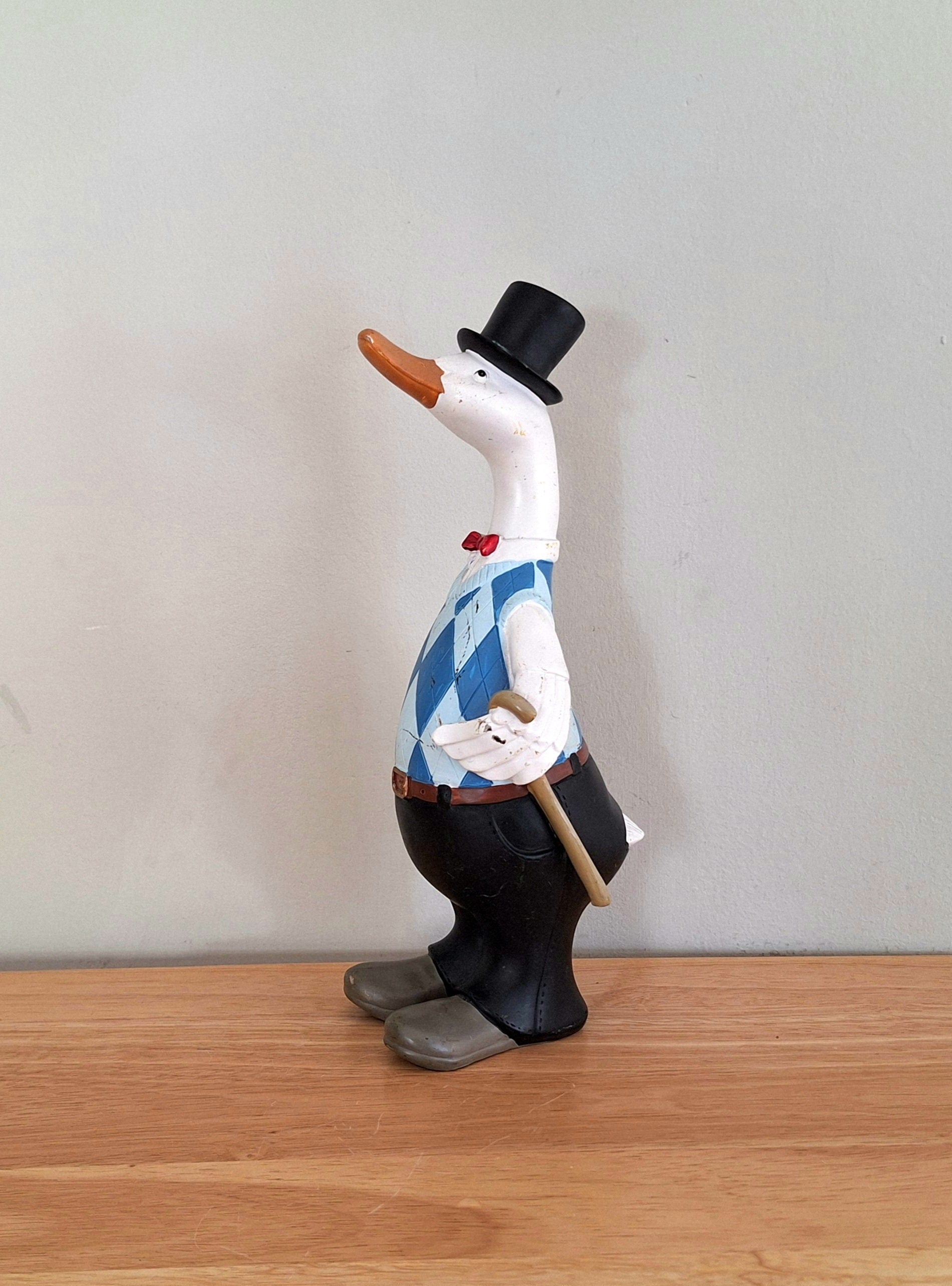 Christmas Vintage Duck Figurine Kitsch Duck sculpture Farmyard Animal Kitchen Décor Country Cottage Resin Duck Miniature Ornament