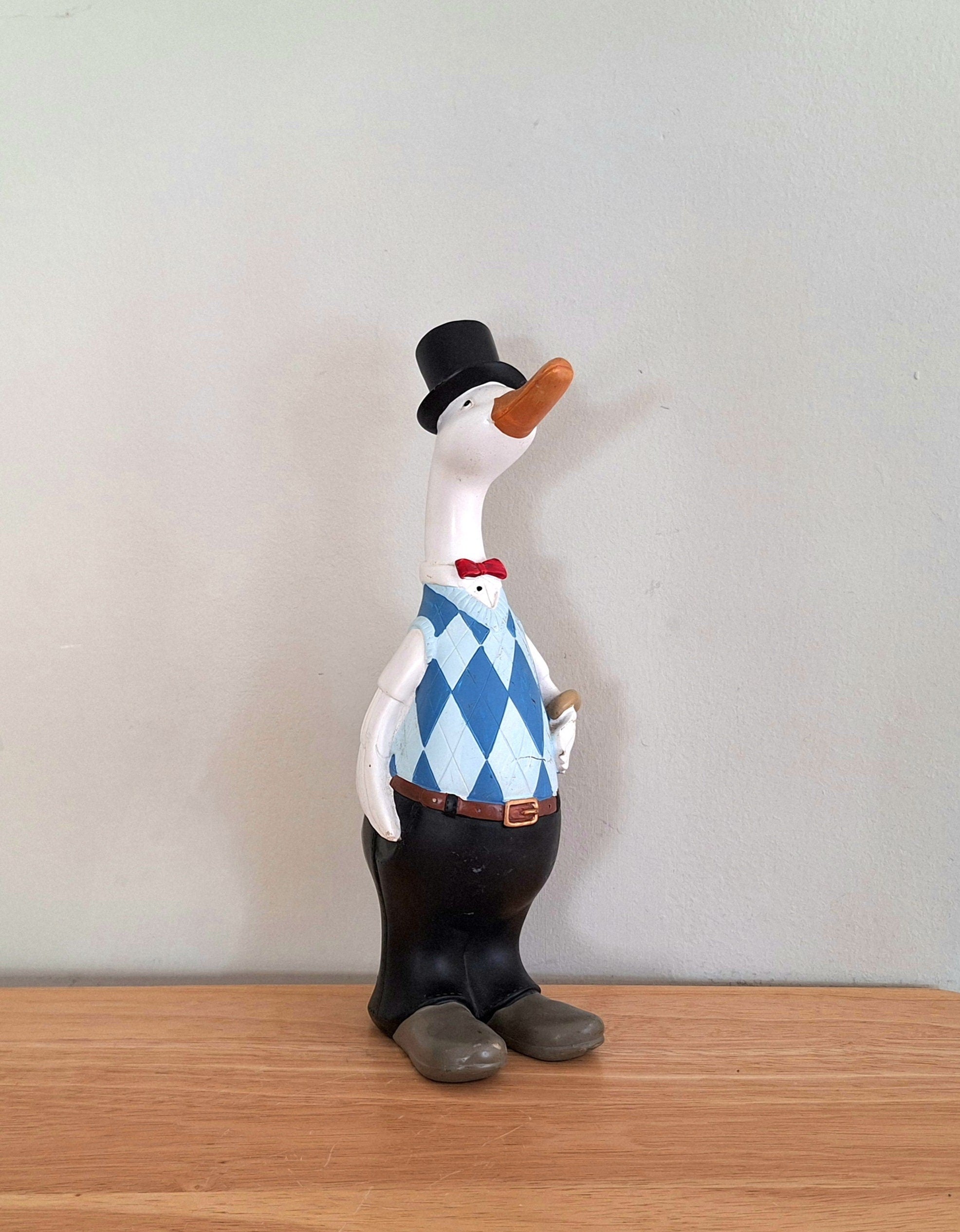Christmas Vintage Duck Figurine Kitsch Duck sculpture Farmyard Animal Kitchen Décor Country Cottage Resin Duck Miniature Ornament
