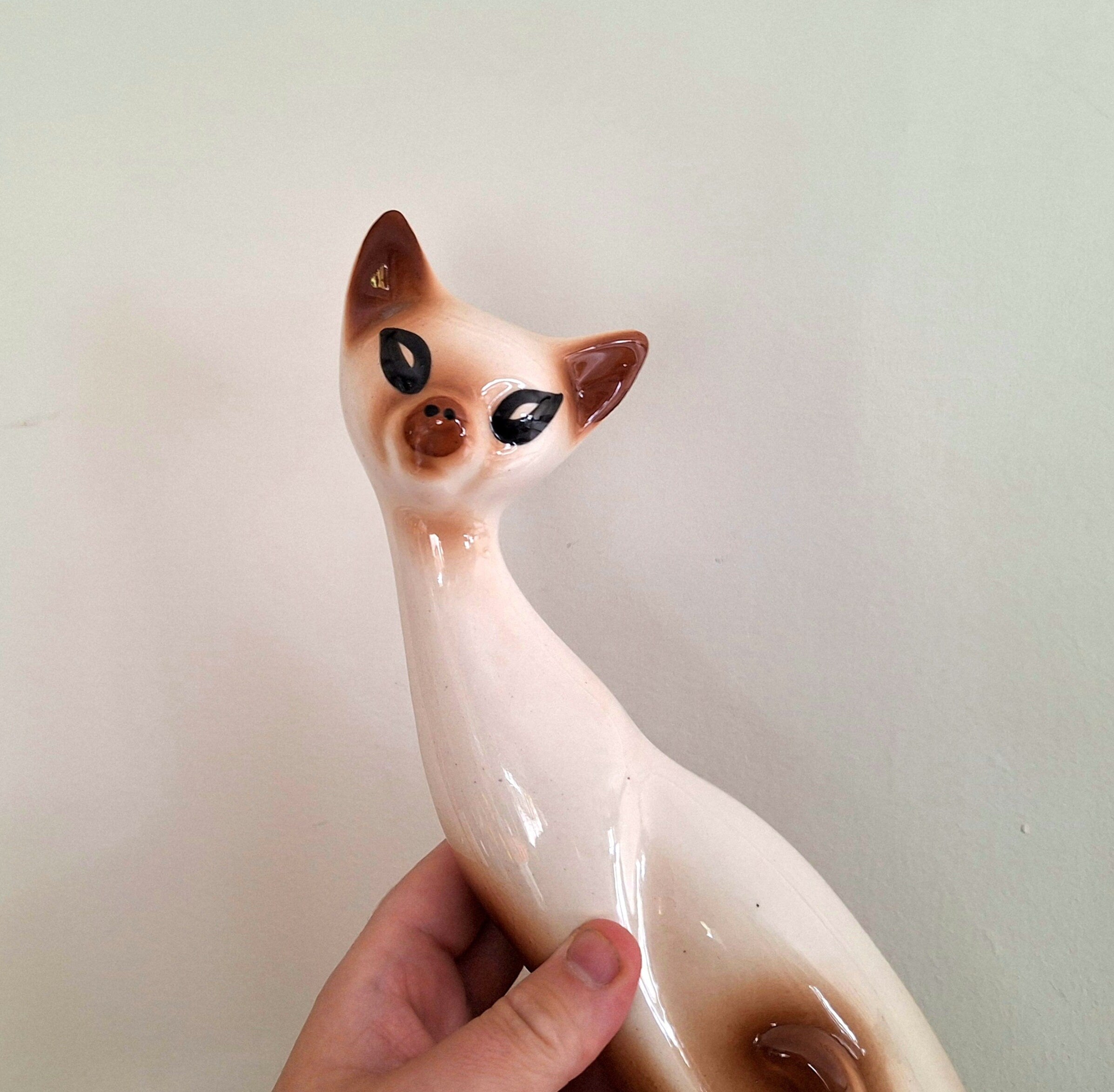 Cat Figurine Vintage Pottery/Collectable Cat's/ Retro/Animal Figurine/Home Decor1970's/ Mothers Gift/Cat Sculpture/pet Cat Ornament