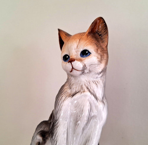 Cat Figurine Vintage Pottery/Collectable Cat's/ Retro/Animal Figurine/Home Decor1970's/ Mothers Gift/Cat Sculpture/pet Cat Ornament