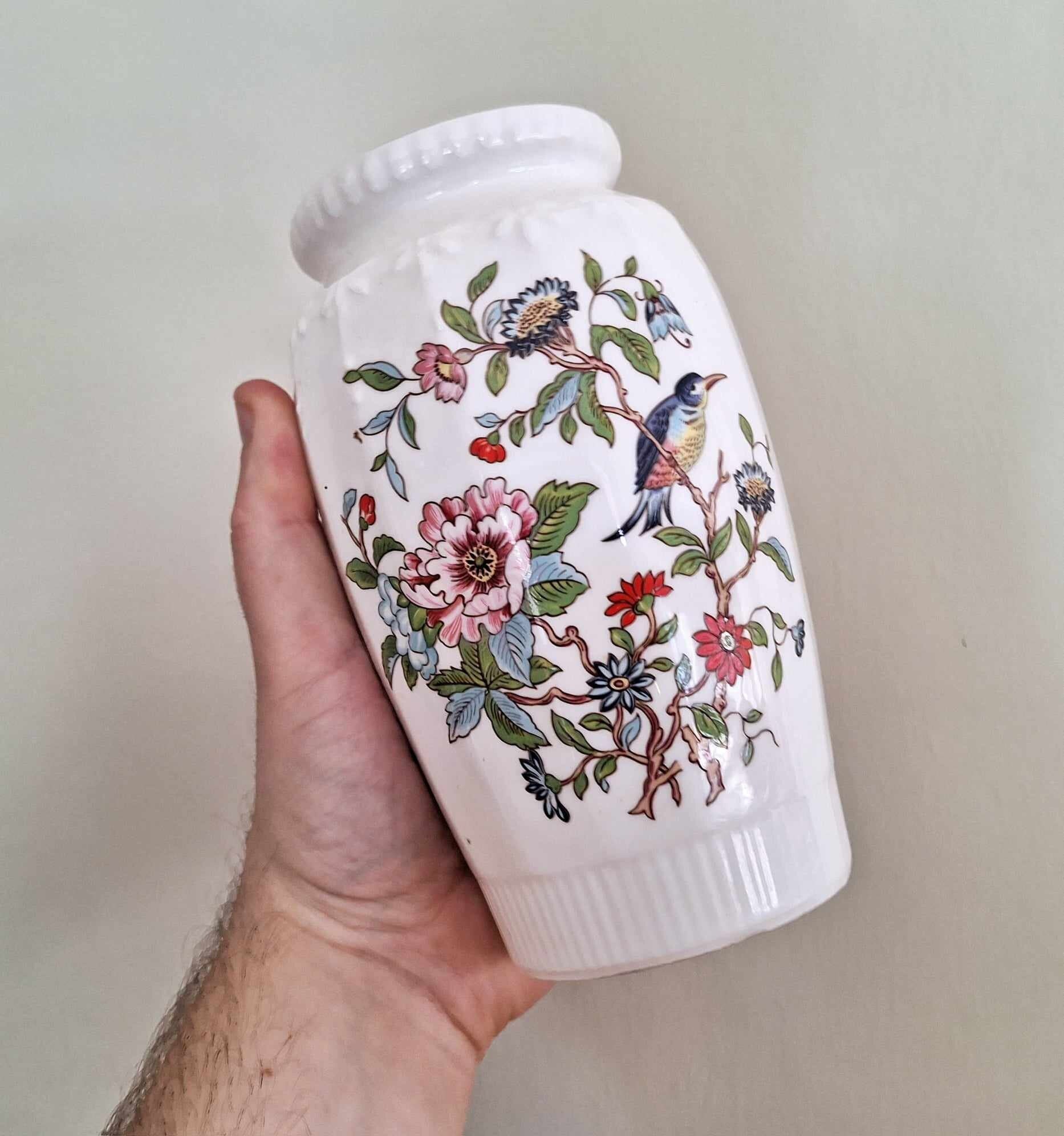 Aynsley 10" Vase Pembroke (Gold Trim)  Fine Bone China Porcelain Made in England Pembroke Pattern Collectable Vintage