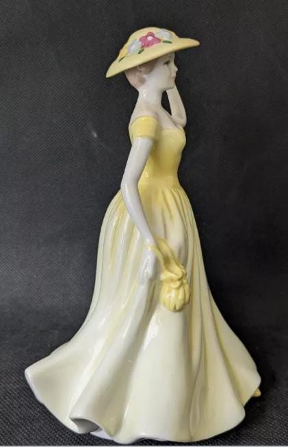 Springtime 2004 HN4586 Royal Doulton Figurine, RDICC Exclusive, Seasons Series Nine, Club Membership Collectible