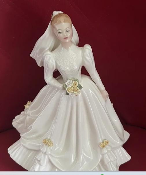Bride HN3285 Royal Doulton Figurine  Elegant Bone China Wedding Keepsake  Vintage Collectible