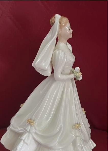 Bride HN3285 Royal Doulton Figurine  Elegant Bone China Wedding Keepsake  Vintage Collectible