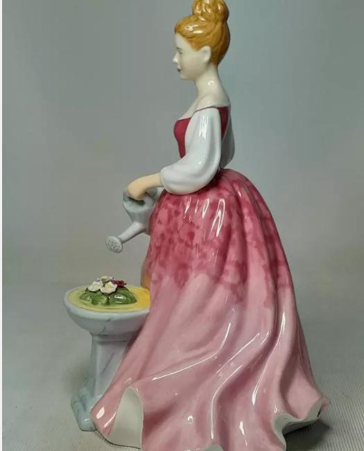 Royal Doulton Alexandra HN4928 Figurine, Petite Collection, Hand-Painted Bone China, Pretty Ladies in Pink