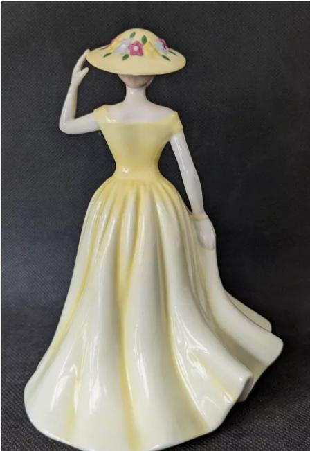 Springtime 2004 HN4586 Royal Doulton Figurine, RDICC Exclusive, Seasons Series Nine, Club Membership Collectible