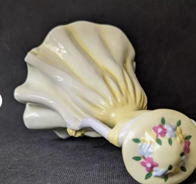 Springtime 2004 HN4586 Royal Doulton Figurine, RDICC Exclusive, Seasons Series Nine, Club Membership Collectible