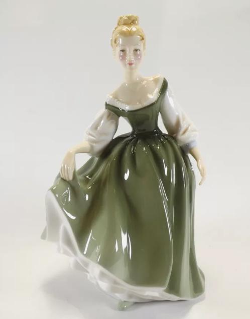 Royal Doulton Figurine - Fair Lady HN4719 - Hand-Painted Pretty Ladies Collectible in Elegant Green Dress - 2004 Petite Series