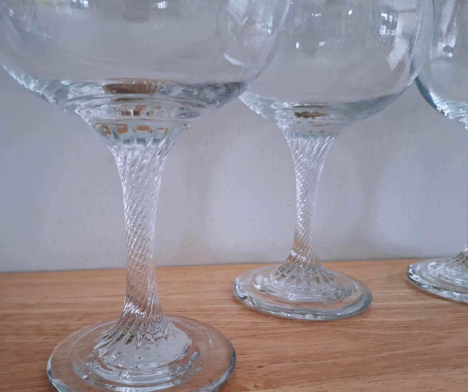 Vintage Clear Glass Goblets with Scalloped Edge, Twisted Stem Wine Glasses, Set of 3 Elegant Cocktail Glasses, Decorative Barware, 7" Tall
