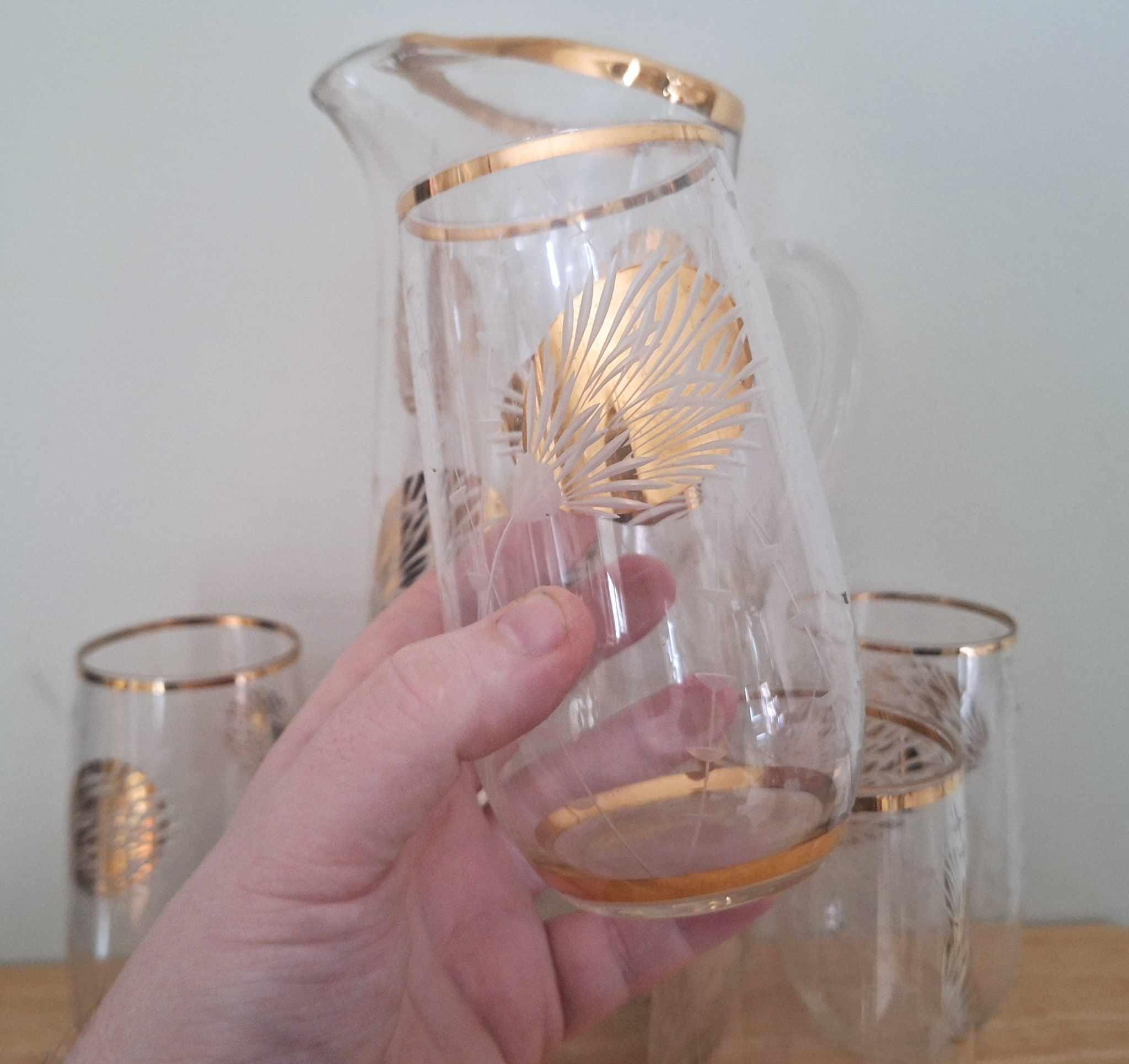 Vintage Mid-Century Glass Pitcher & Tumbler Set | 1950s-60s Gold Leaf Print | Retro Barware | 6-Piece Drinkware Set