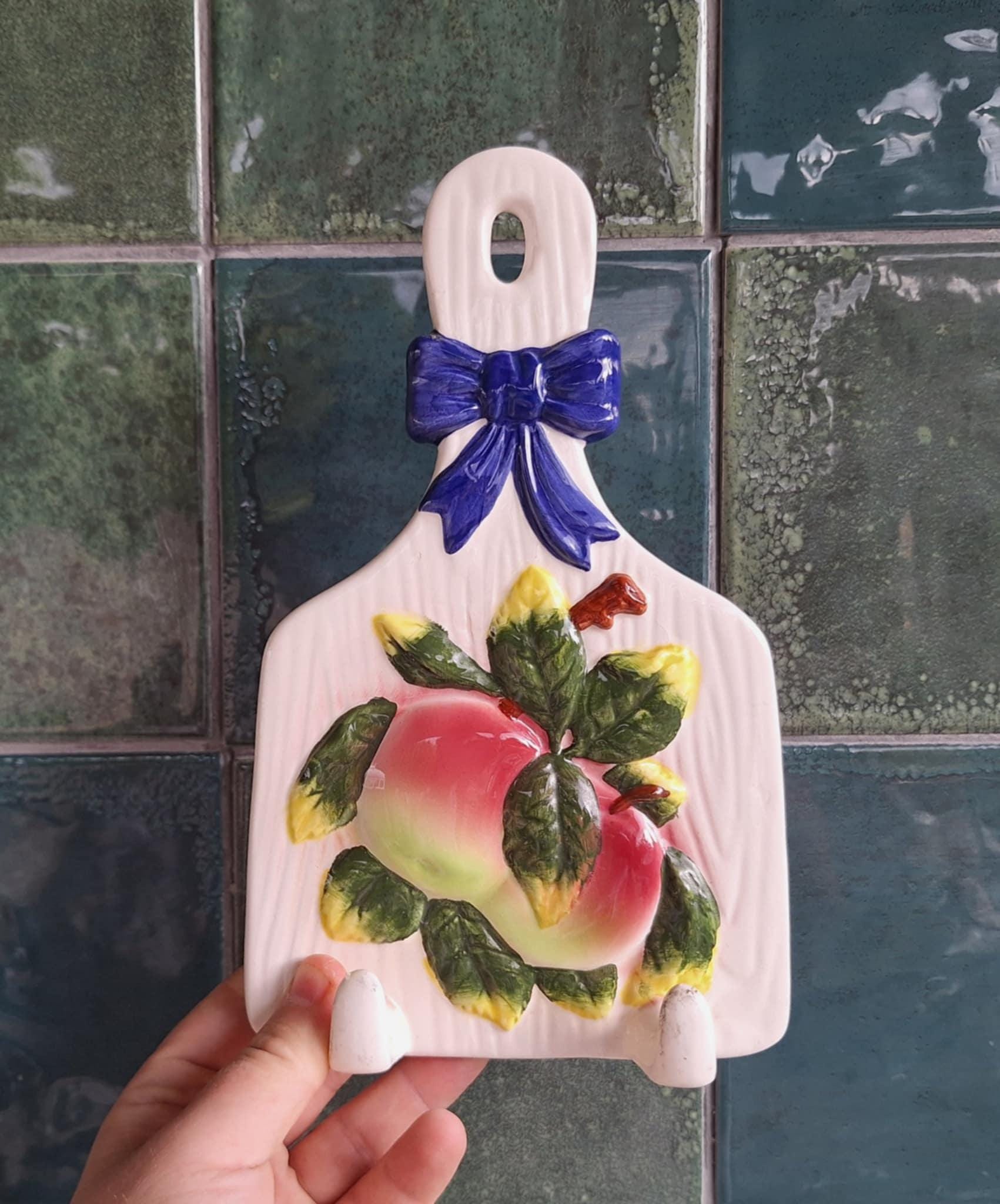 Vintage Ceramic Wall Hanging Apple Kitchen Decor with Bow  Fruit Design Ornament  Wall Mounted Holder  Oriental Art Selection Hook