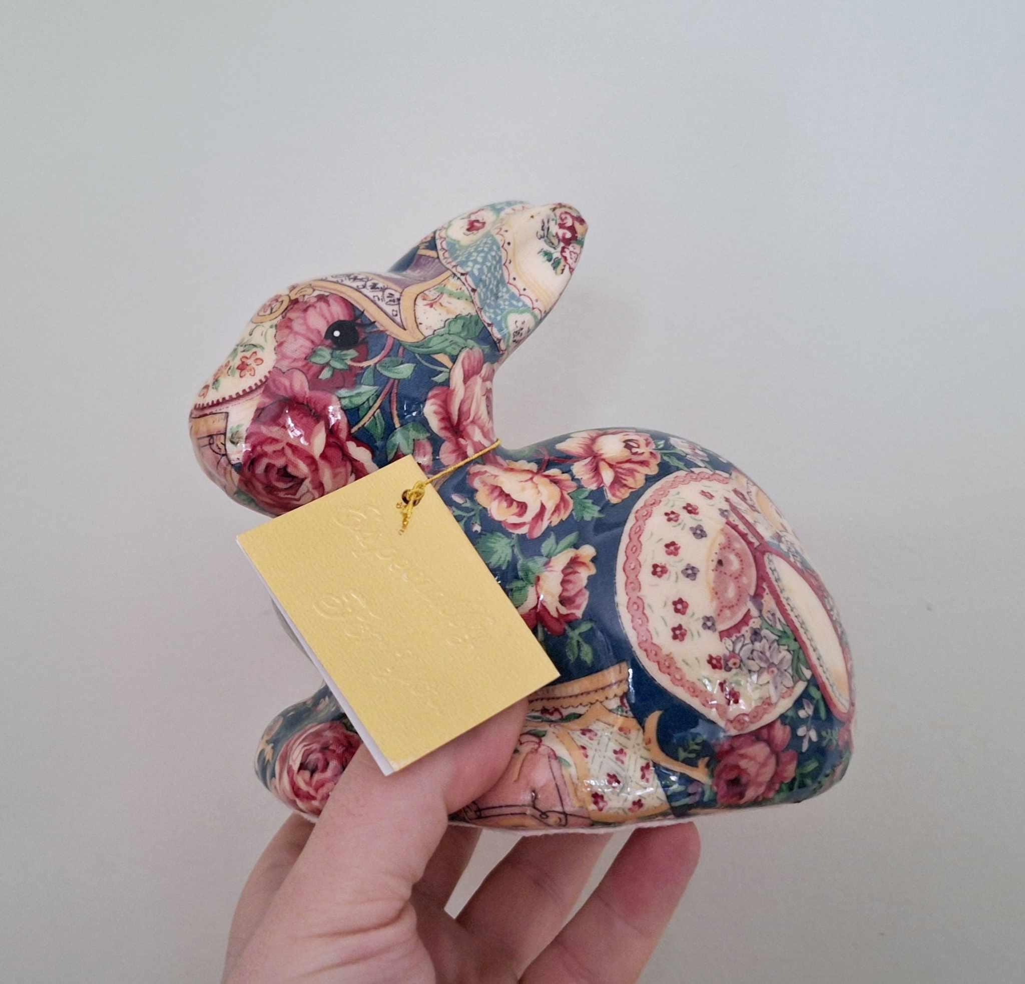 Floral Patchwork Papier-Mâché Bunny Ornament with Gift Tag & Box | Vintage Decorative Rabbit Figurine | Cottagecore Easter Decor
