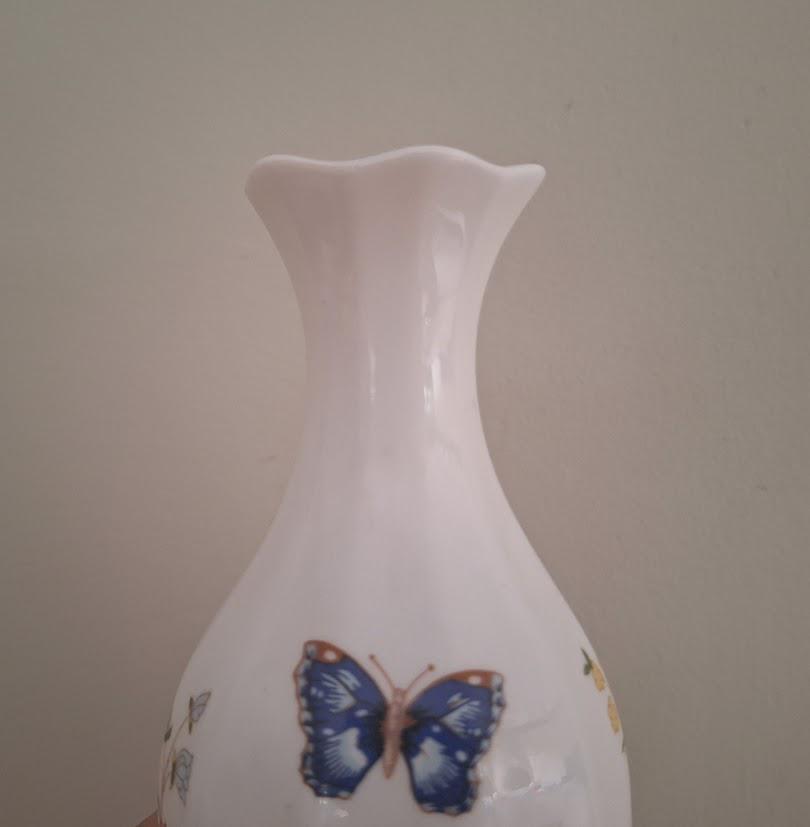 Aynsley Cottage Garden Bud Vase  Fine Bone China  English Floral & Butterfly Design  Made in England