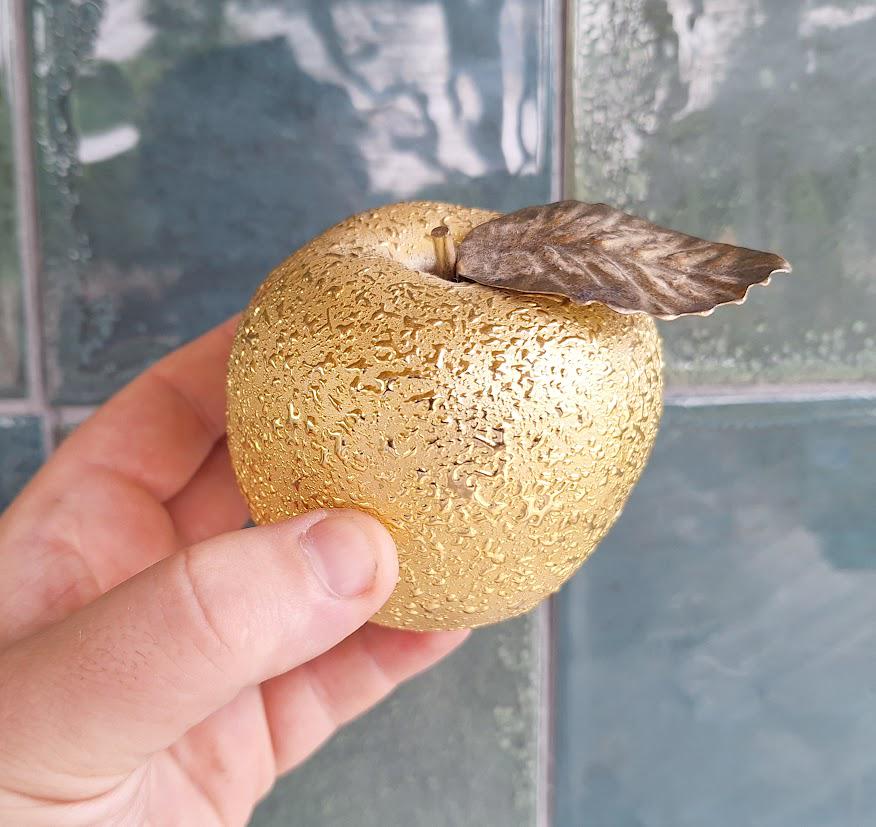 Pair of Decorative Gold Apples with Textured Finish and Metal Leaf Detail  Vintage Style Fruit Ornaments  Home Décor Accent