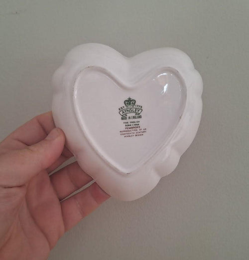 Aynsley Pembroke Heart-Shaped Dish  Fine Bone China Trinket Bowl, Bird & Floral, Gold Rim, Made in England  Jewellery, Soap or Ring Dish