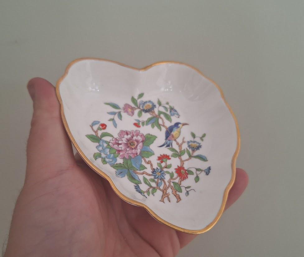 Aynsley Pembroke Heart-Shaped Dish  Fine Bone China Trinket Bowl, Bird & Floral, Gold Rim, Made in England  Jewellery, Soap or Ring Dish
