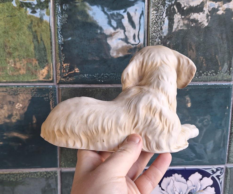 Vintage Hutschenreuther Golden Retriever Figurine, German Porcelain Dog Ornament, Realistic Lying Labrador Figure, Collectible Animal Decor