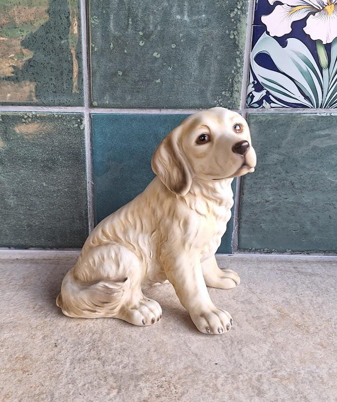 Vintage Hutschenreuther Golden Retriever Figurine Sitting, German Porcelain Dog Ornament, Realistic Puppy Figure, Collectible Animal Decor