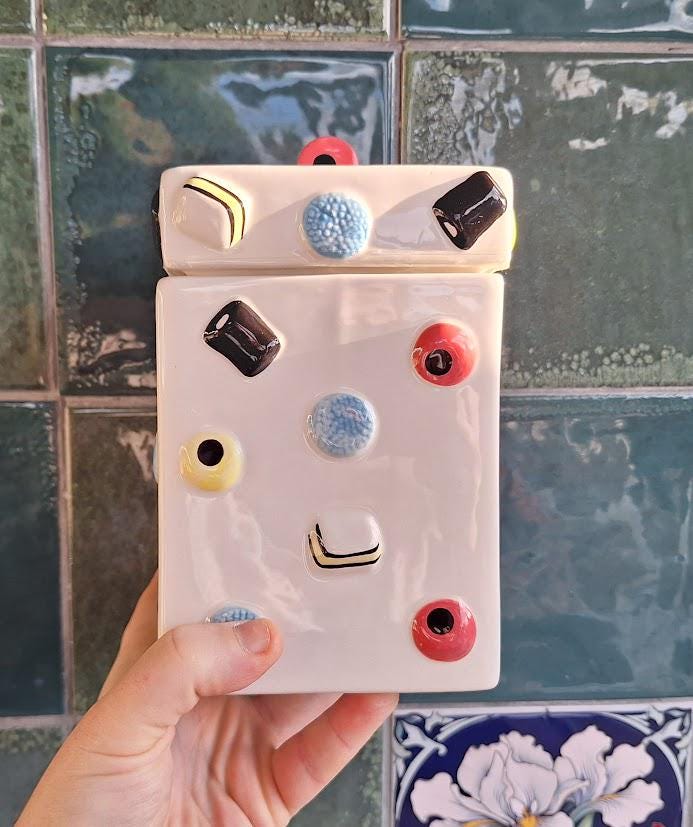 Vintage Liquorice Allsorts Biscuit Jar, Bassetts Style Sweet Storage Jar, Retro Ceramic Candy Jar with Lid, Novelty Kitchen Canister