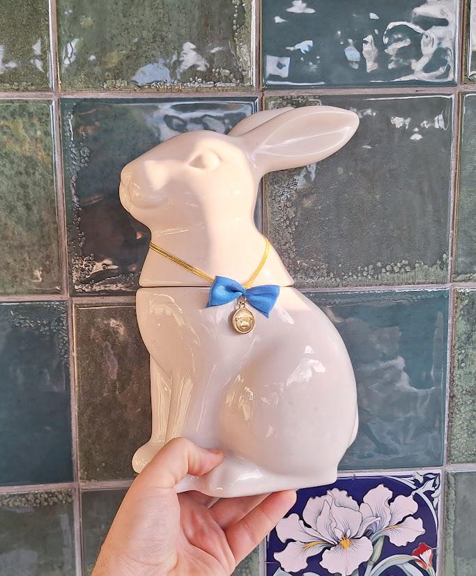 Ceramic Rabbit Cookie Jar, White Bunny Storage Jar with Lid, Easter Rabbit Canister, Novelty Kitchen Storage Pot
