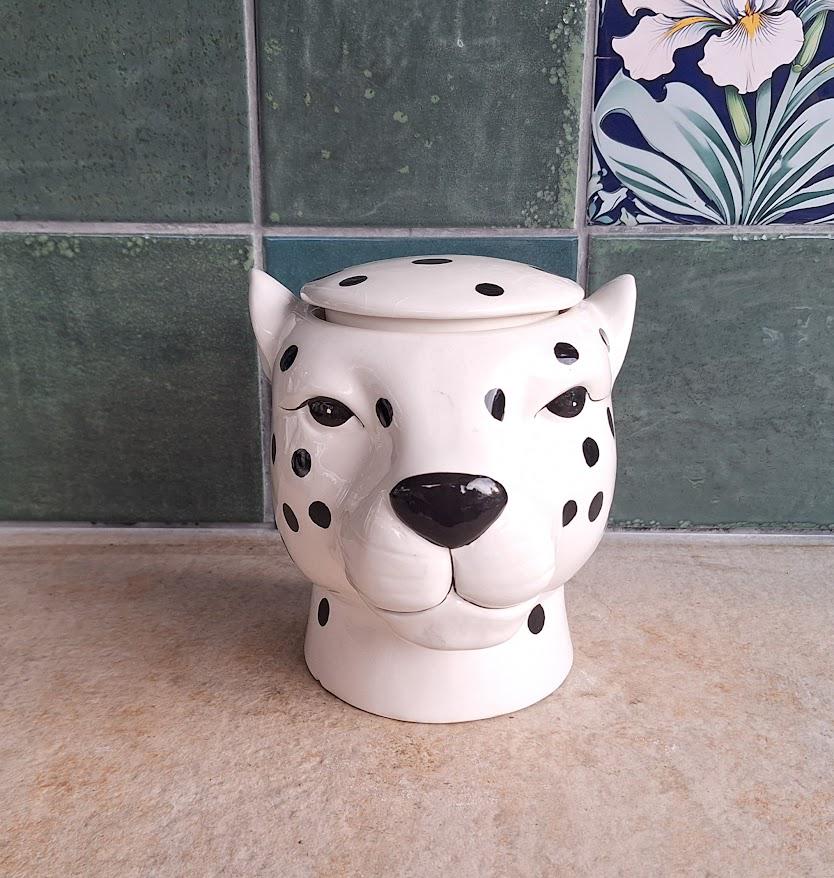 Novelty Dalmatian Head Cookie Jar, Ceramic Dog Biscuit Jar with Lid, Black White Spotted Storage Jar, Fun Kitchen Animal Storage