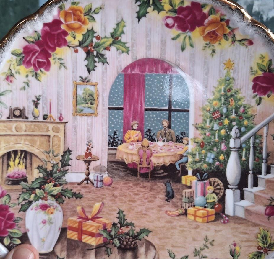 Vintage Royal Albert “Christmas Magic  Christmas at Home Collector Plate Bone China England Old Country Roses Series Boxed Christmas Plate