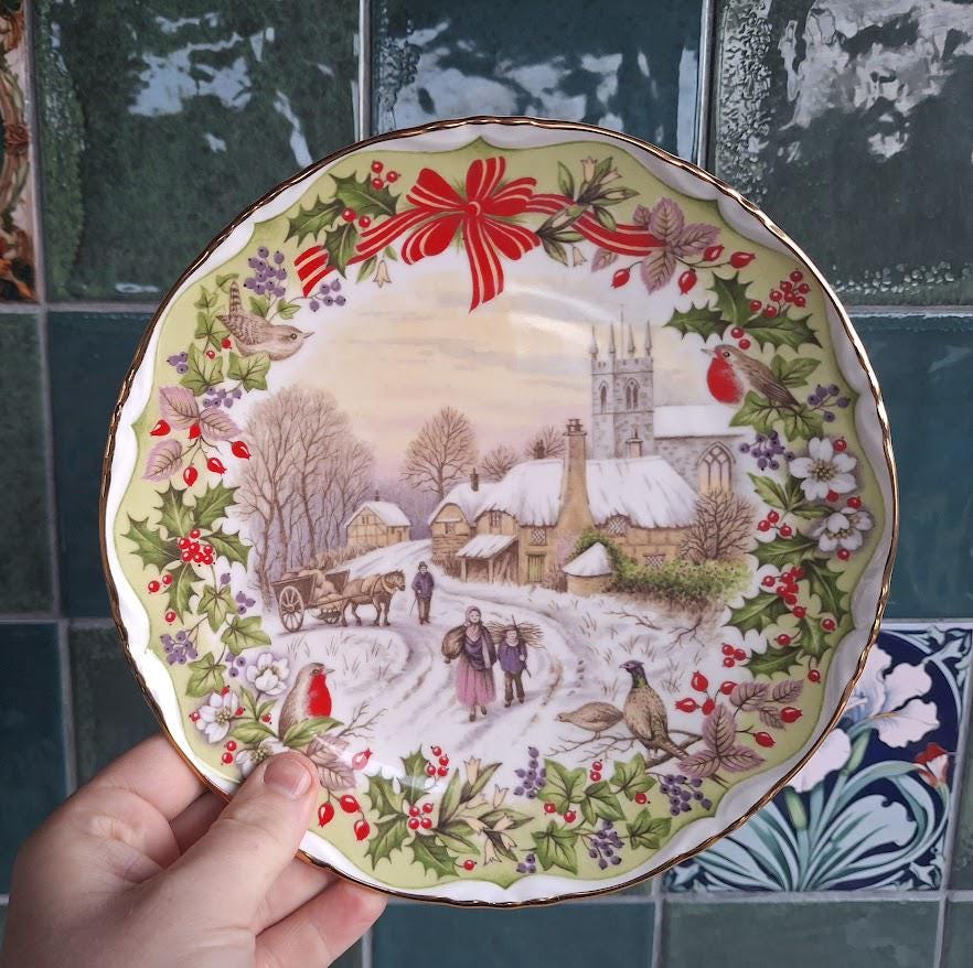 Vintage Royal Albert “Gathering Winter Fuel Collector Plate Fred Errill Bone China England Old Country Roses Christmas Series Boxed Plate