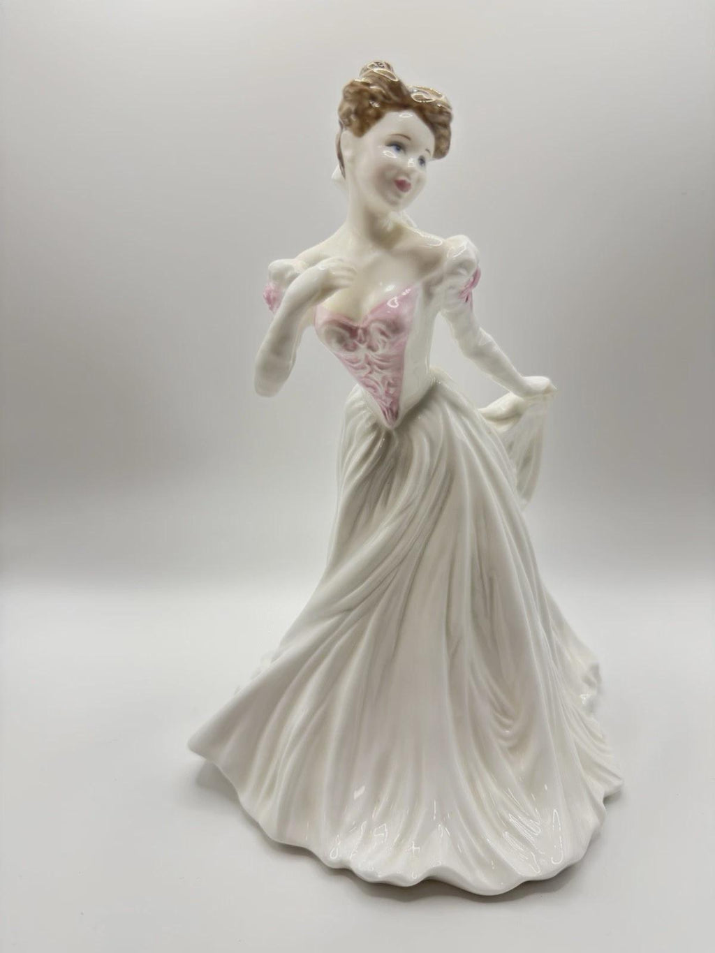 Royal Doulton Bride Figurine HN4324, Elegant White Wedding Dress Figure, Classic Bone China Lady Ornament