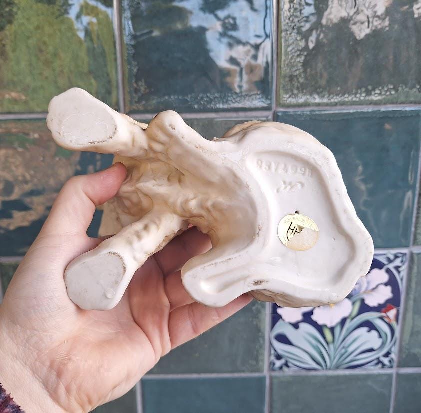Vintage Hutschenreuther Golden Retriever Figurine Sitting, German Porcelain Dog Ornament, Realistic Puppy Figure, Collectible Animal Decor