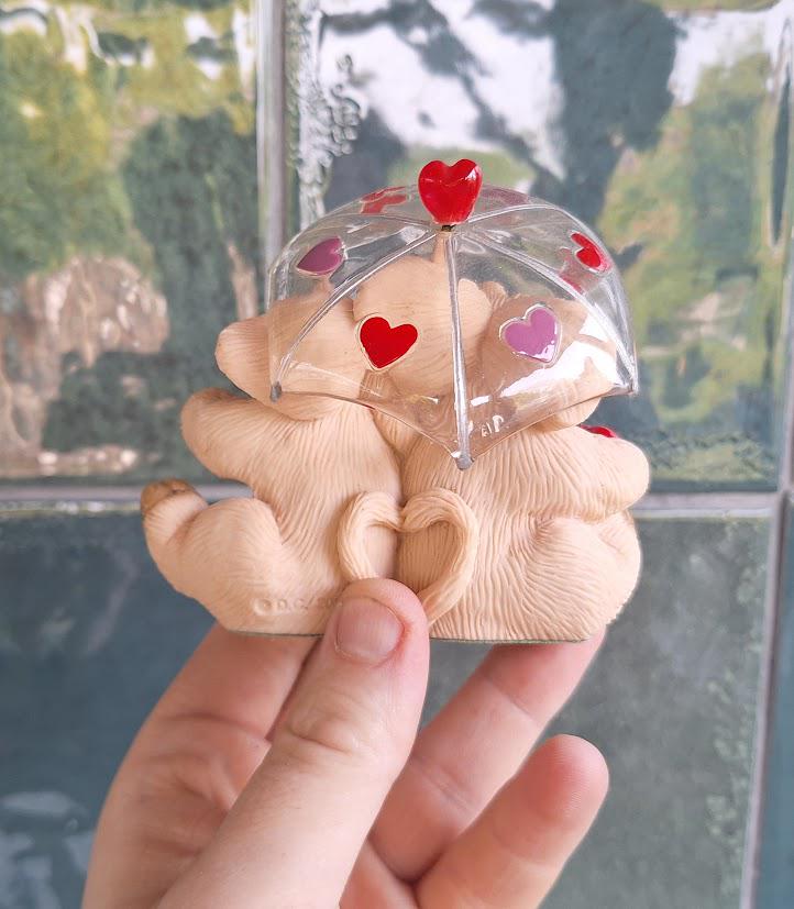 Piggin Together Rain Or Shine Figurine David Corbridge Piggin Love Ornament Pig Collectible 2003