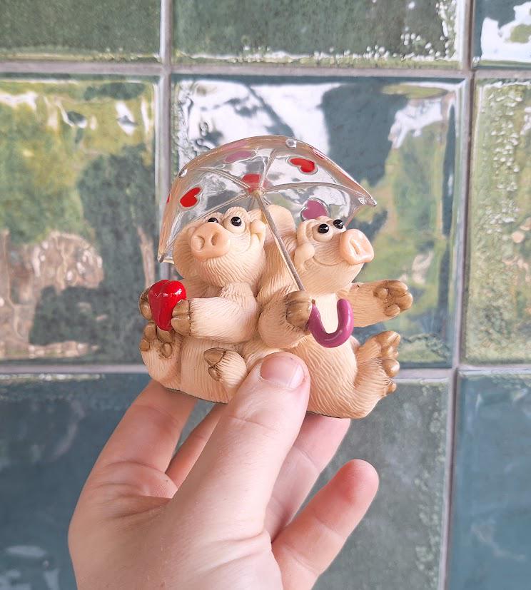 Piggin Together Rain Or Shine Figurine David Corbridge Piggin Love Ornament Pig Collectible 2003