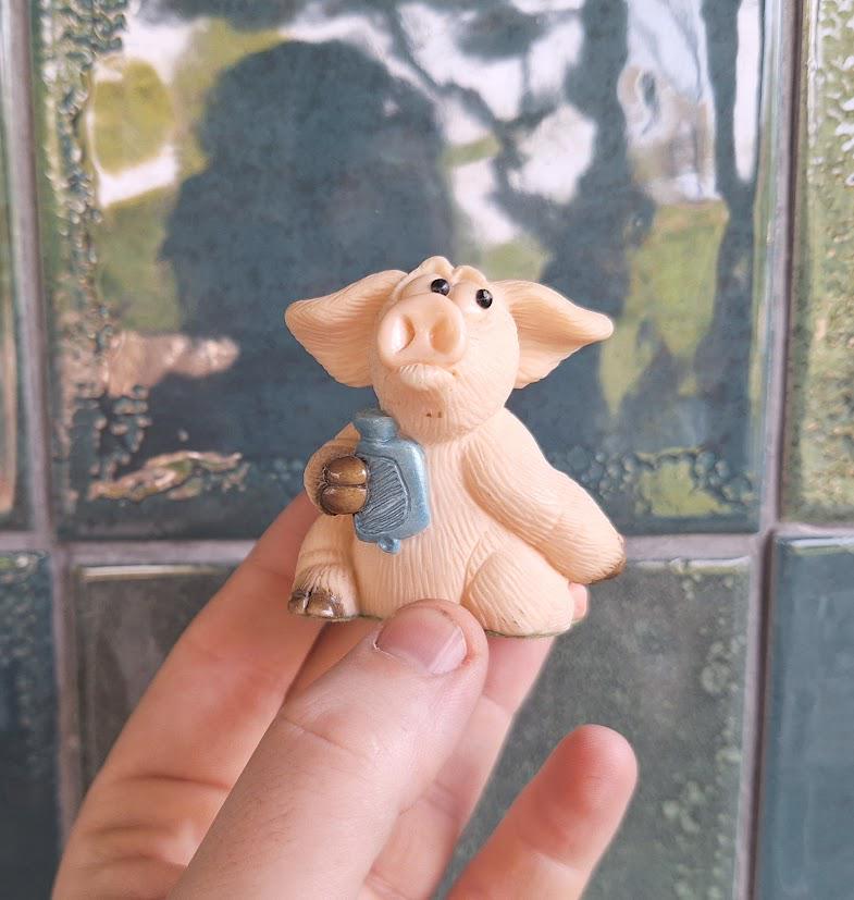 David Corbridge Piggin Bedtime Figurine 1999 Collectible Pig Ornament