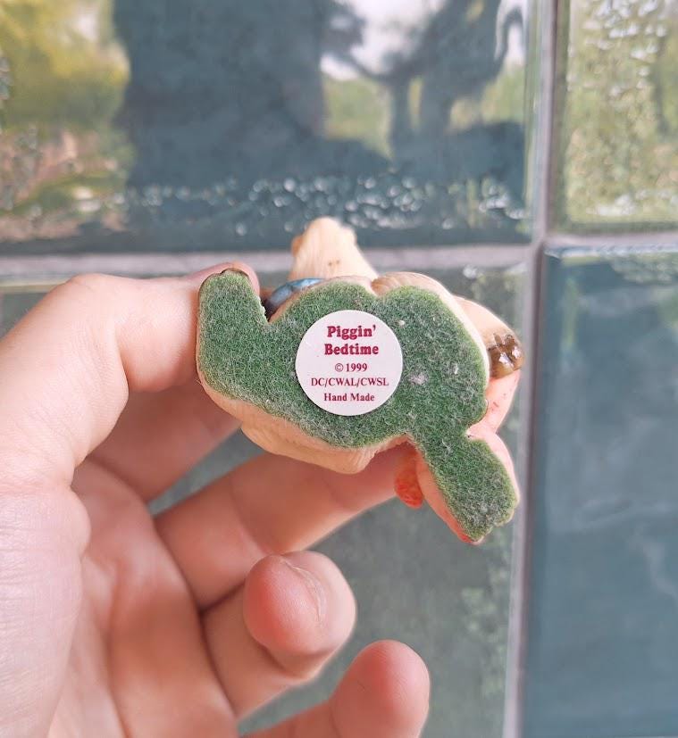 David Corbridge Piggin Bedtime Figurine 1999 Collectible Pig Ornament