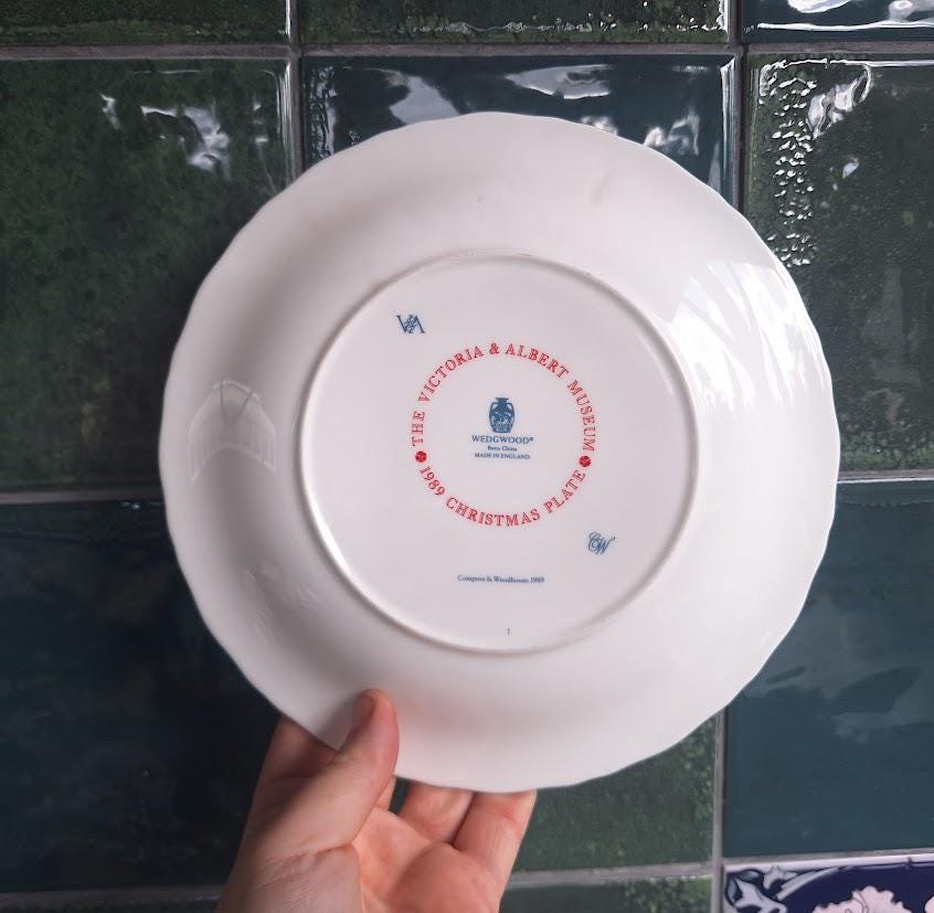 Wedgwood Christmas Plate 1989: Children on Swing, V&A Museum Bone China (Boxed)