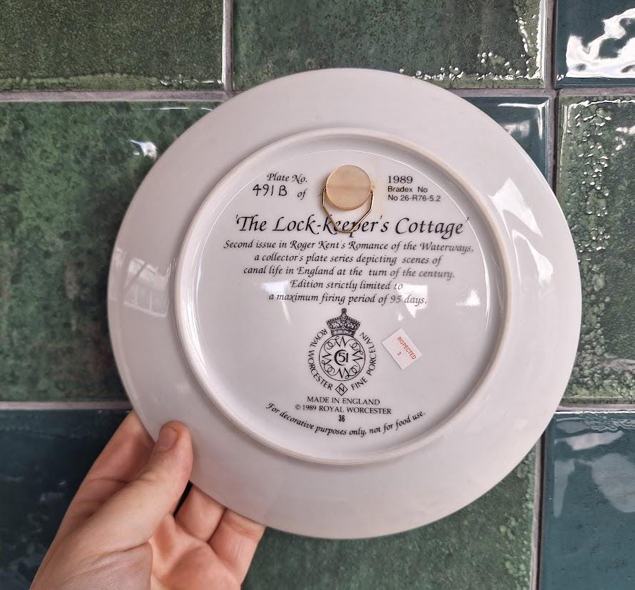 Royal Worcester Collector Plate: Lock-Keeper's Cottage Canal Scene, Romance Waterways 1989