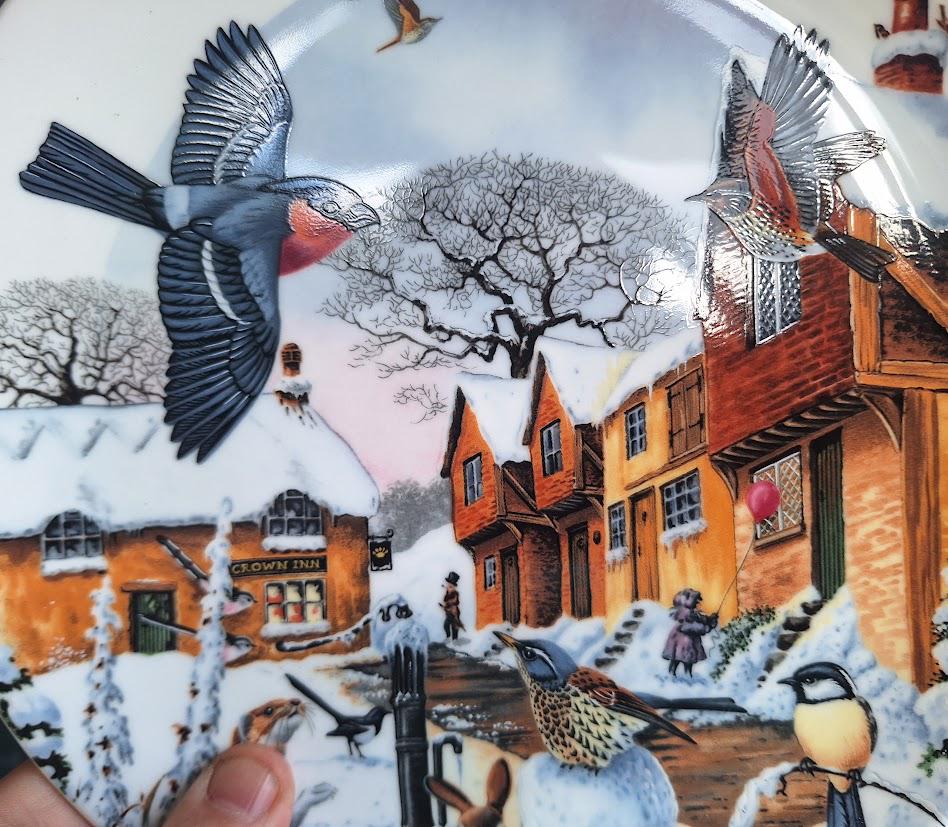 Wedgwood Woodland Visitors Christmas Plate: Colin Newman Winter Wildlife Village 1992