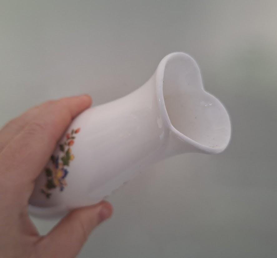 Aynsley Cottage Garden Tudor Vase: Fine Bone China, Floral Butterfly Bud Vase