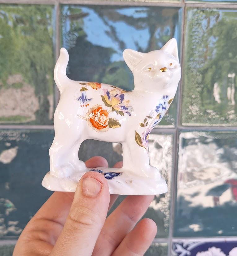 Aynsley Cottage Garden Cat Figurine: Fine Bone China, Floral, Gold Detail, England