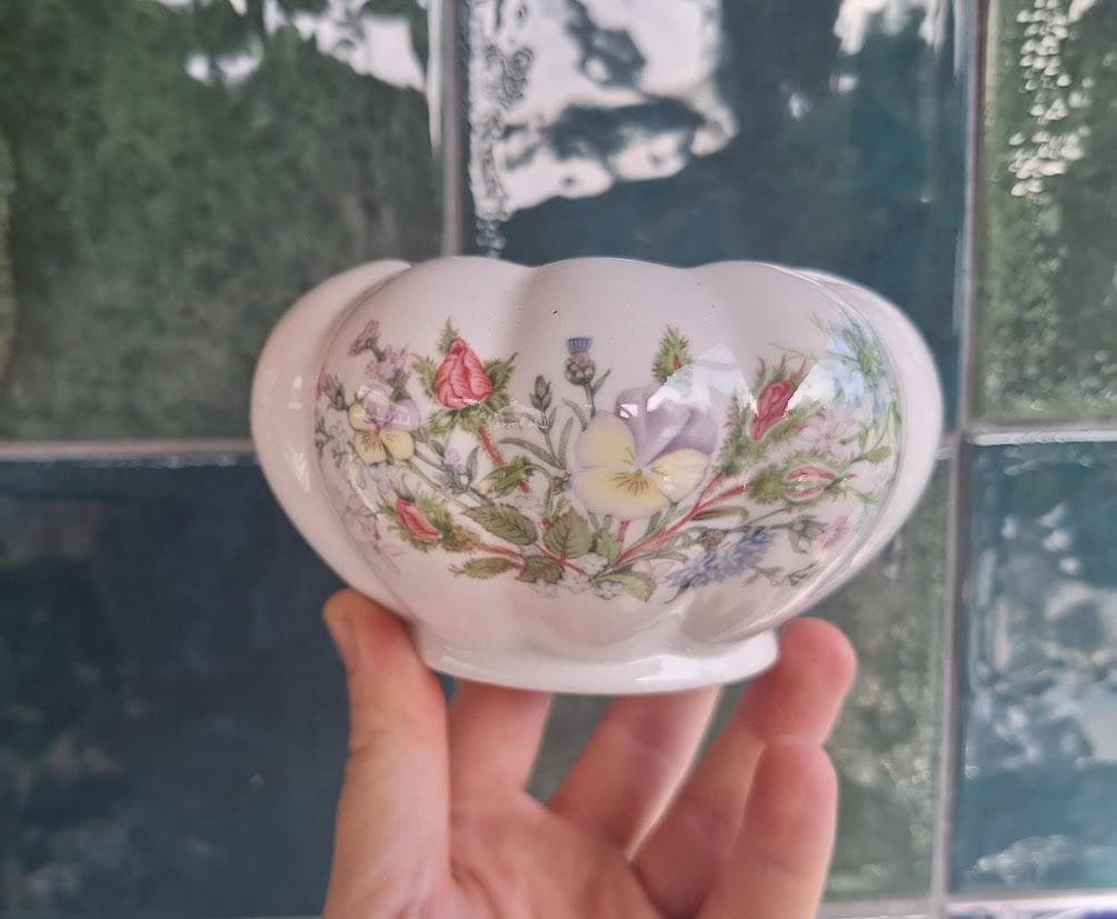 Vintage Aynsley Wild Tudor Fine Bone China 5in Deco Bowl, Floral Posy Scalloped Trim