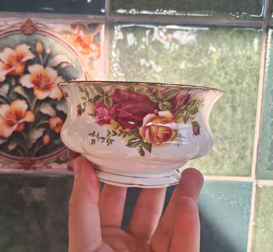 Vintage Royal Albert Old Country Roses Open Tea Sugar Bowl 4.25in English Bone China Gold Rim Floral Dish Made in England