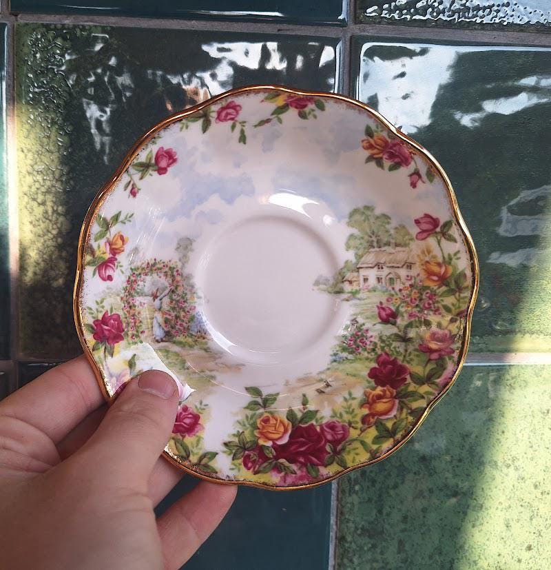 Boxed Set of 6 Royal Albert A Celebration of Old Country Roses Garden Teacups & Saucers 1986 English Bone China Gold Trim