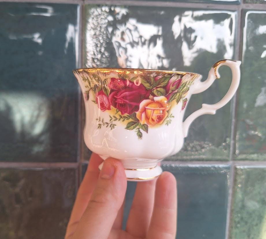 Vintage Boxed Set of 6 Royal Albert Old Country Roses Montrose Teacups & Saucers, 12 Piece English Bone China Tea Set