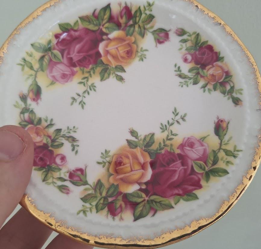 Vintage Royal Albert Old Country Roses 4.75in Coaster Trinket Pin Dish Scalloped Bone China England