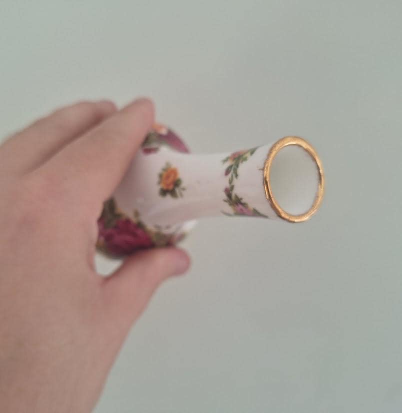 Vintage Royal Albert Old Country Roses 7.5in Bud Vase, English Bone China Floral Rose Vase, Gold Trim, Made in England