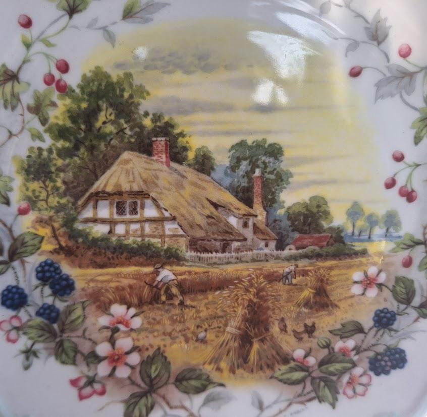 Vintage Royal Albert Autumn Cottage Garden Year Series Plate 1984, English Bone China Harvest Cottage Wall Decor 21cm